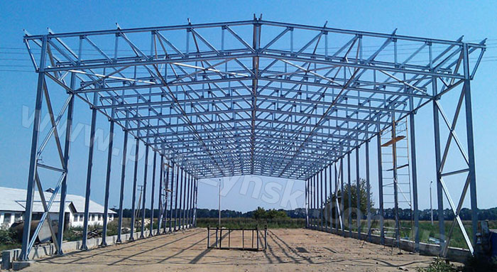 Фото 3. ЛСТК конструкции для быстровозводимого здания в процессе строительства: прямоугольная ферма (с параллельными поясами), Винницкая область.