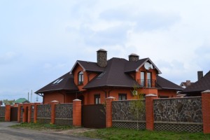 г. Чернигов, Александровка. Установлены мансардные окна. Водосточная система Вавин.