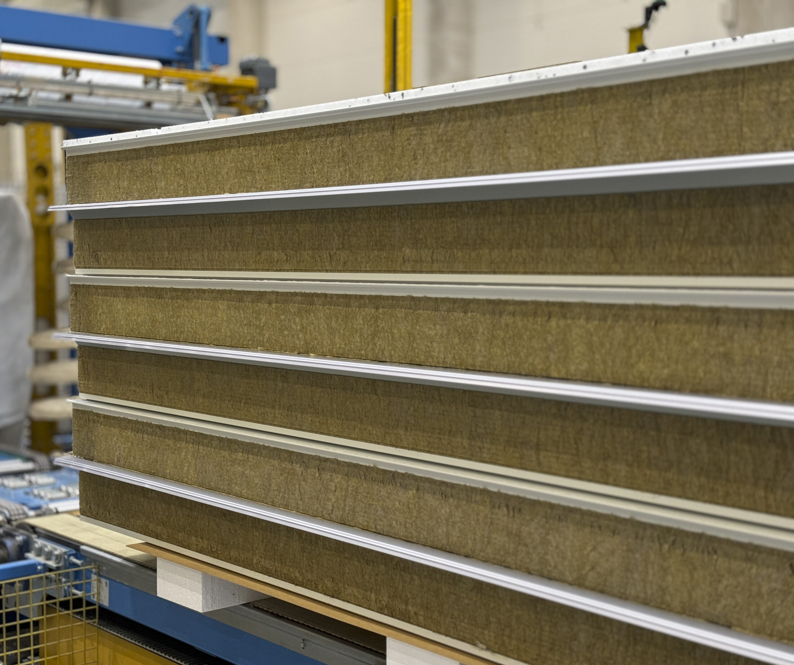 Сендвіч-панелі WOOLTECH